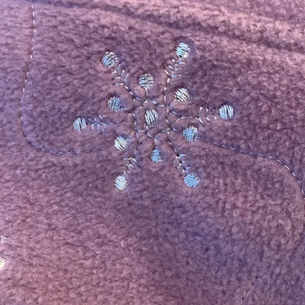 Scarf, fleece with snow flake design